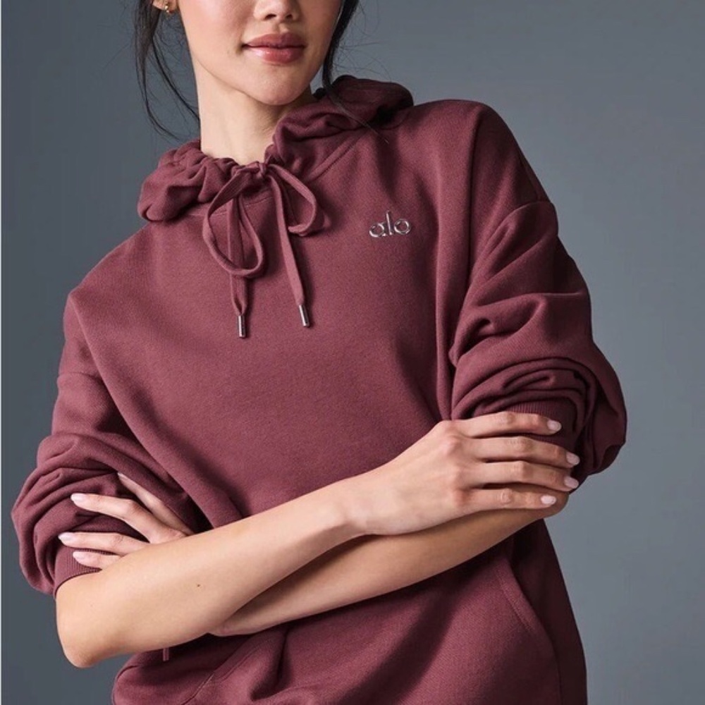 Alo Yoga Accolade Hoodie – Burgundy Truffle – XS